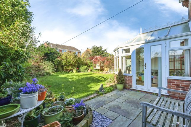 6, Bramcote Drive, Retford photo 2