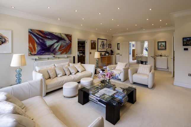 6, Holne Chase, London photo 4