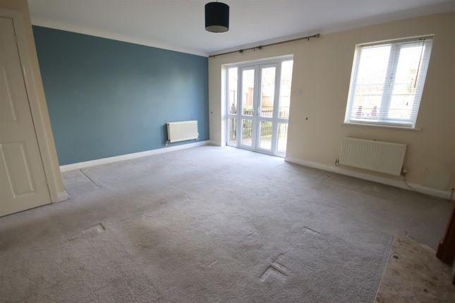 27, Meadowsweet Drive, Calne photo 4