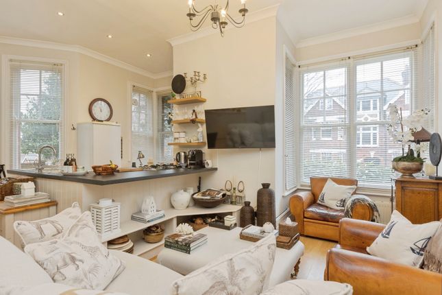 Flat 2, 33, Boyne Park, Kent photo 4