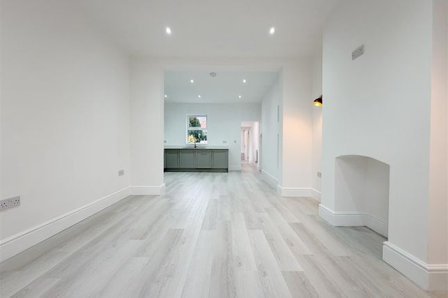 Empress Road, Wrexham photo 3