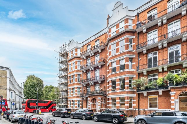 Thumbnail Flat for sale in Trebovir Road, London