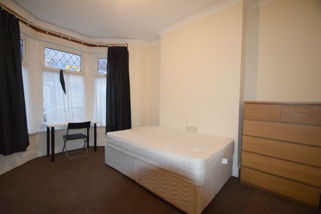 MacKintosh Place, Cardiff photo 4