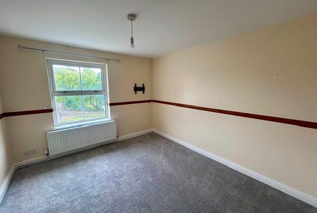 Flat 2, Woodland Court, Porthcawl photo 4