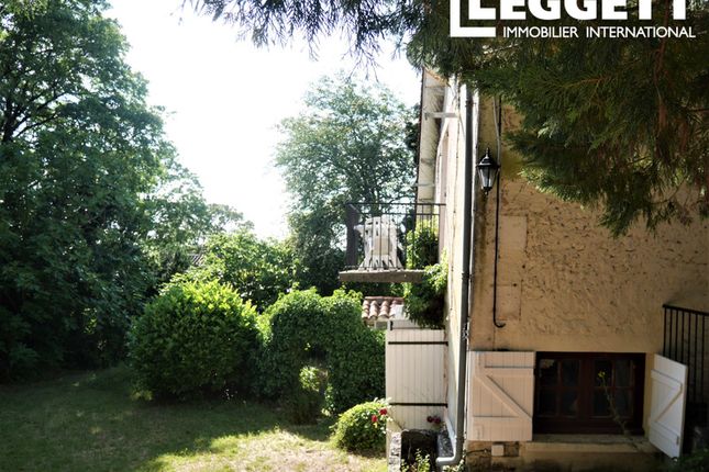 Villa for sale in Montmoreau, Charente, Nouvelle-Aquitaine