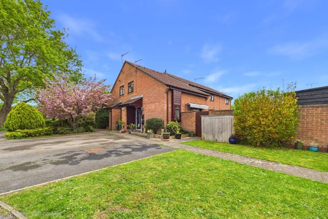 1-bed house on 20, Alderfield Close, Reading, £280,000