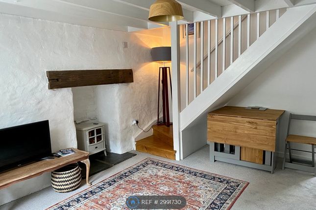 1-bed terraced on Helston Road, Penryn, £950/mo