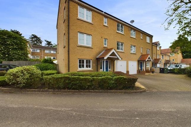 Thumbnail Town house for sale in Walnut Mews, Thorpe Road, Peterborough