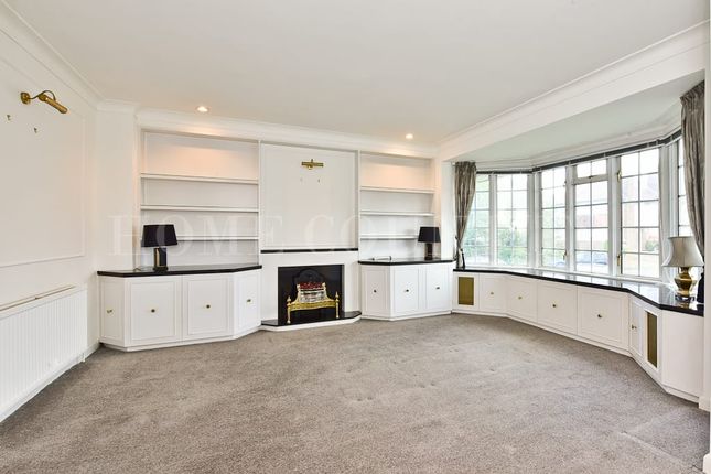 26, Oakwood Close, London photo 4