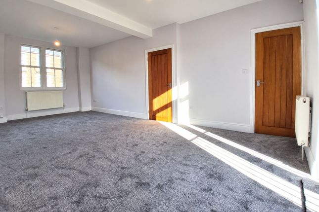 328 Brithweunydd Road, Tonypandy photo 2