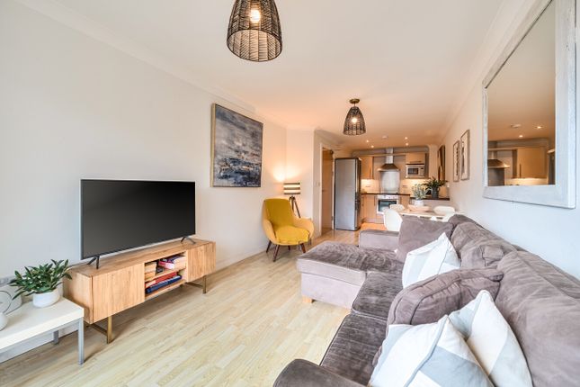Apartment 4, Waves,, Watergate Bay, Cornwall photo 4