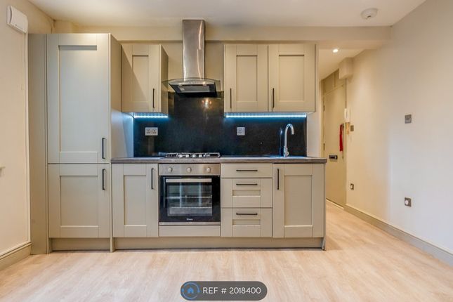 Thumbnail Flat to rent in Beaumont Court, London