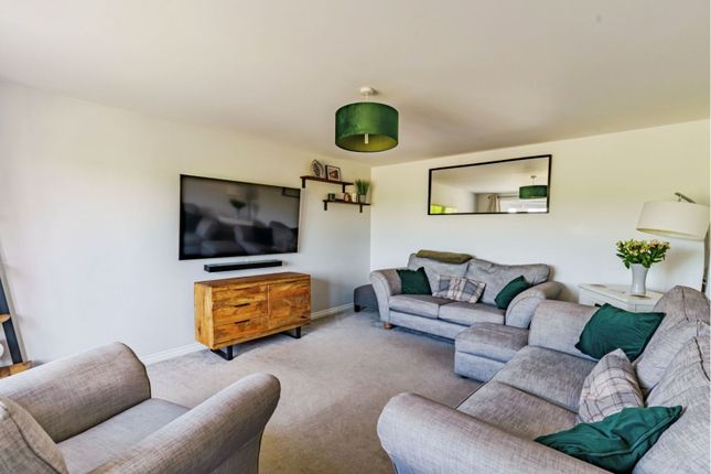 23, Peach Road, Horley photo 4