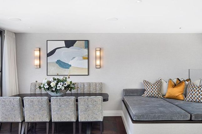 Penthouse West, London photo 3