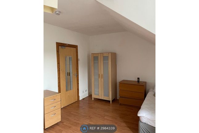 Gwydr Crescent, Uplands, Swansea photo 2