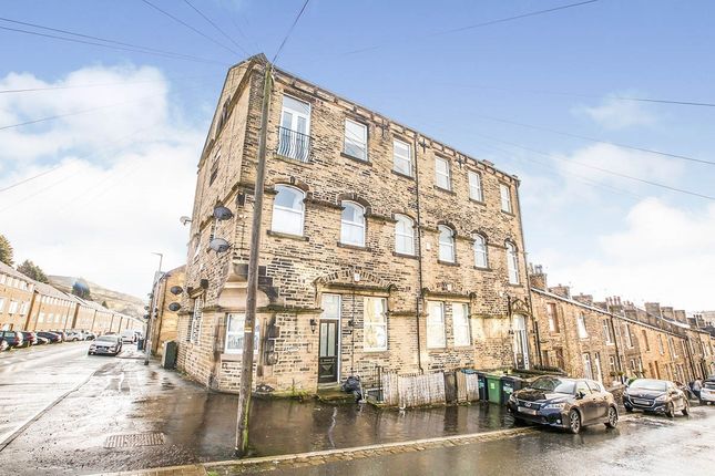 Thumbnail Flat to rent in Browning Avenue, Halifax, West Yorkshire