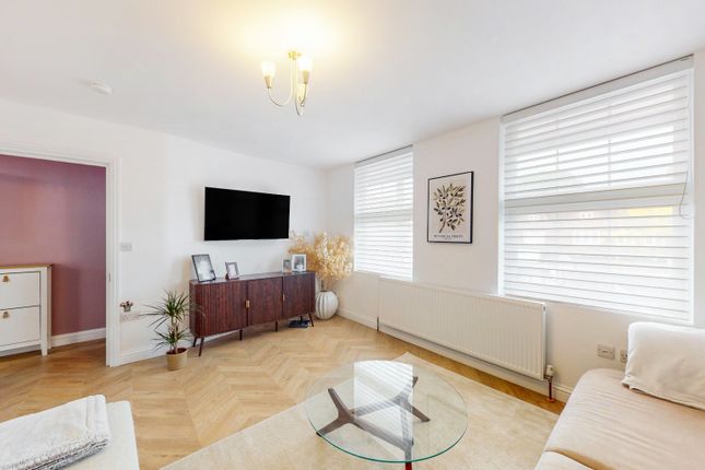 183a, Field End Road, Pinner photo 4