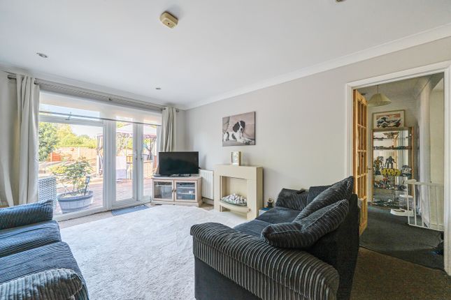 36, Downsview Avenue, Woking photo 2