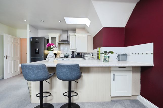 9 The Blackthorns, Chalford Grange, Fareham photo 4