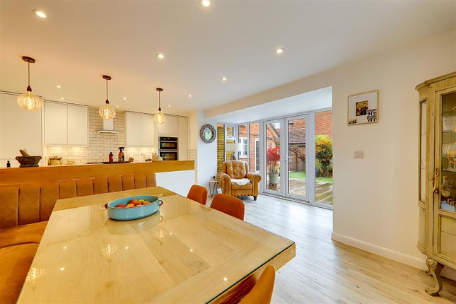31, John Ireland Way, Pulborough photo 2