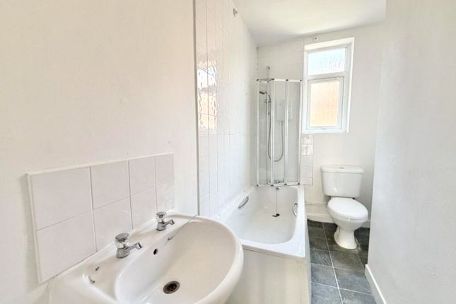 53, Bassett St,, London photo 5