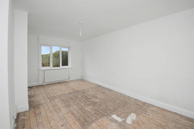 1, Studfall Avenue, Corby photo 4