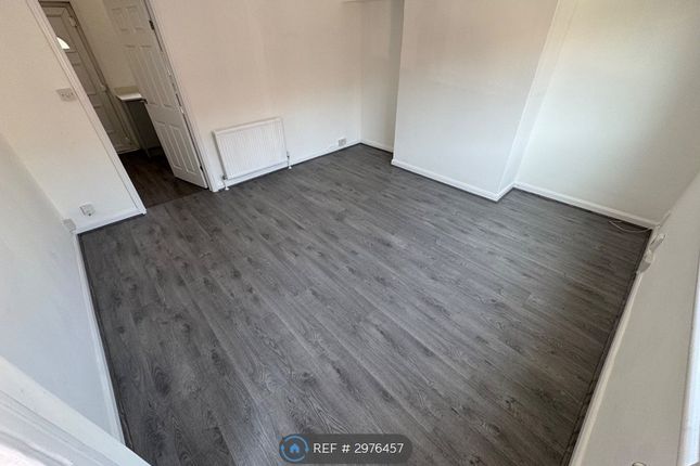 Charlton Place, Leeds photo 5