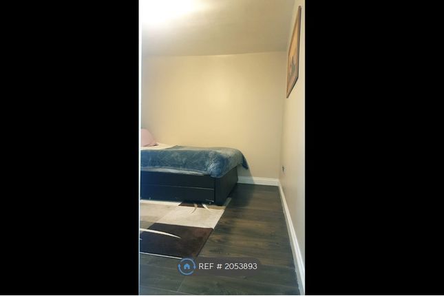 Room to rent in Grovelands Way, Grays