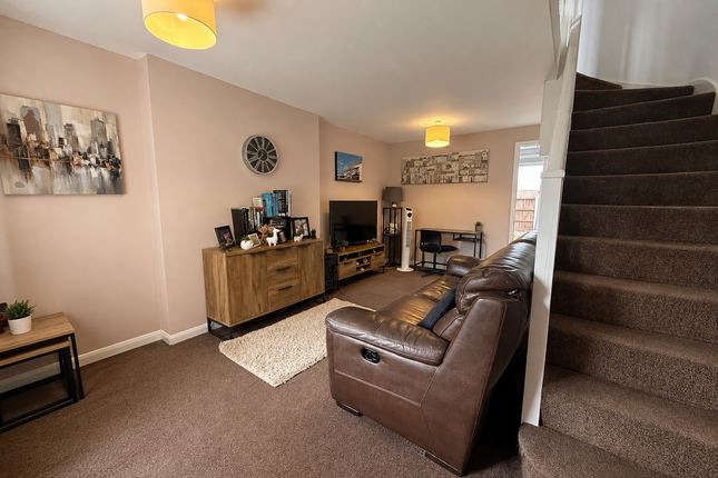 1, Trowbridge Close, Derby photo 2