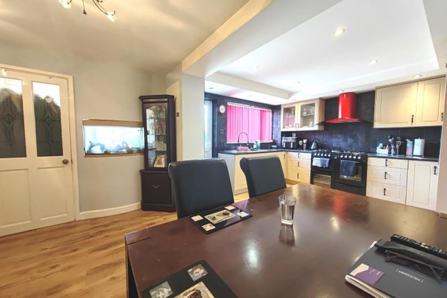 35, Beaulieu Gardens, Camberley photo 4