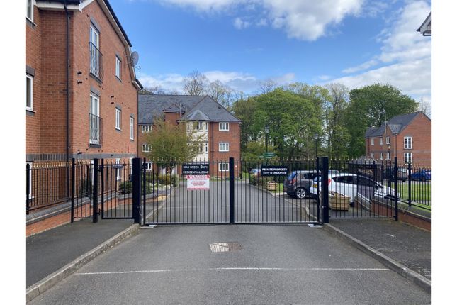 Flat for sale in Loriners Grove, Walsall