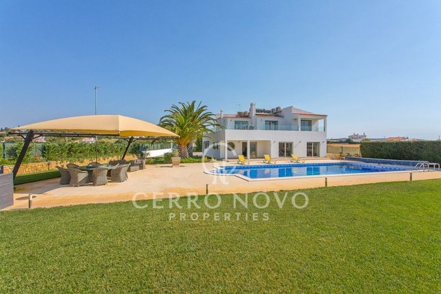 Thumbnail Villa for sale in West Of Albufeira, Algarve, Portugal