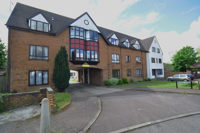 Thumbnail Penthouse to rent in Bidwell Close, Letchworth Garden City