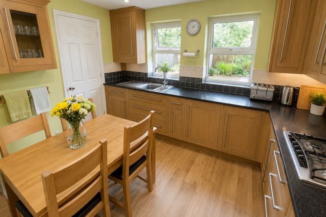 19, Kempsey Close, Bedfordshire photo 2