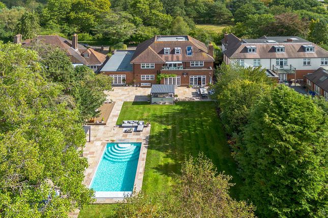 Thumbnail Detached house for sale in Hadley Green West, Barnet