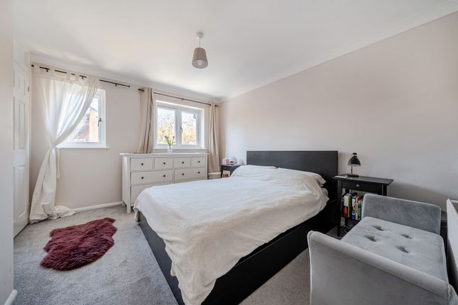 27 Plough Way, Winchester photo 4