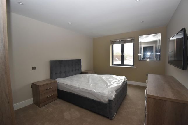 Manor Farm Court 2, Lime Avenue, Leamington Spa photo 3