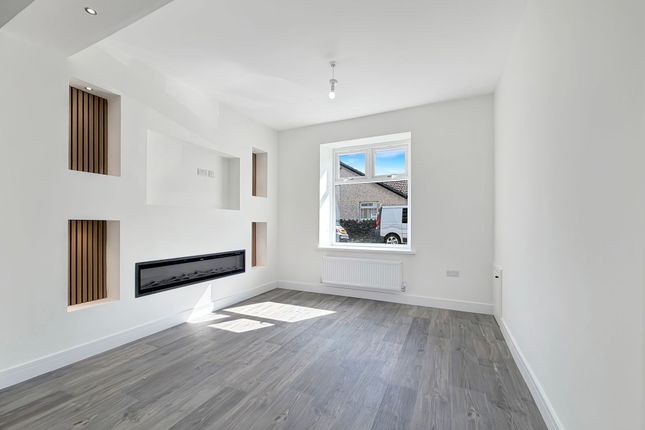 6 Station Road, Blackwood photo 4