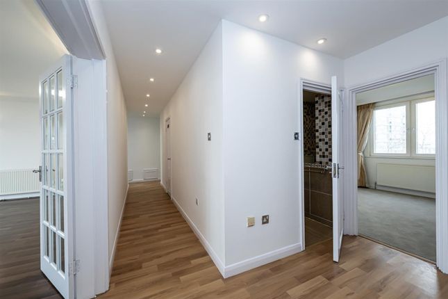 28, CASTLEACRE, HYDE PARK CRESCENT, London photo 4