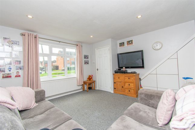 Town house for sale in Brookes Avenue, Croft, Leicester