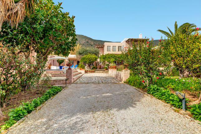 Villa for sale in Myra, Syros - Ermoupoli, Syros, Cyclade Islands, South Aegean, Greece