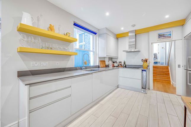 Flat for sale in Queensmill Road, London