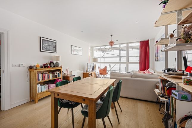 509 Granite Apartments, 30, River Gardens Walk, London photo 2