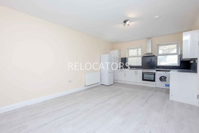 Kitchen/ Lounge