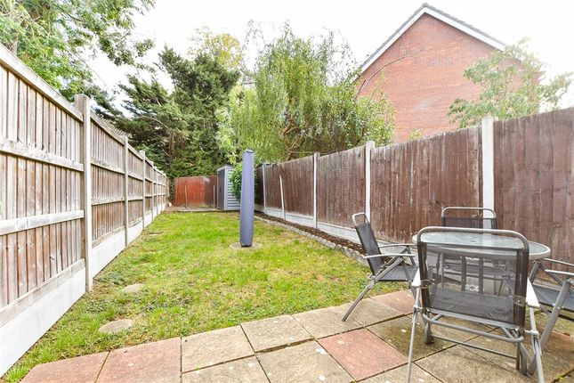 Headingley Close, Basildon photo 2