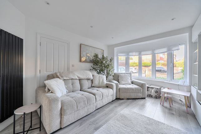 51, Hillside, Uxbridge photo 4