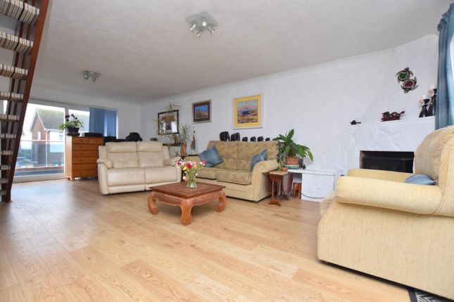 73, Nursery Fields, Hythe photo 5