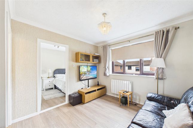 7, Alderfield Close, Reading photo 4