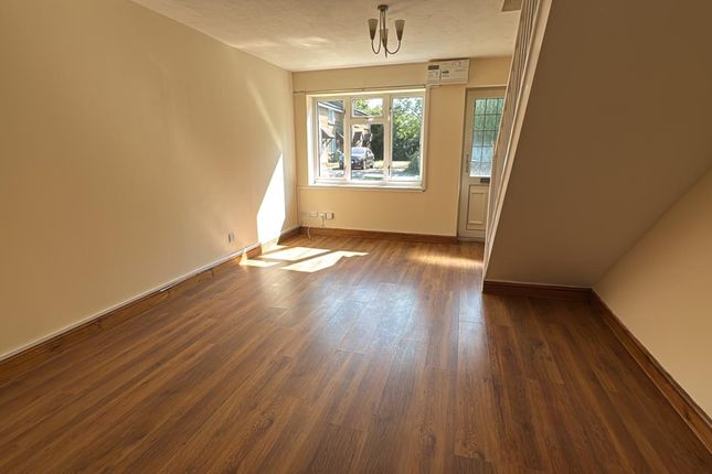 35 Sharp Close, Aylesbury photo 2