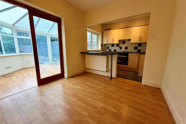 19, Lindbury Avenue, Greater Manchester photo 3